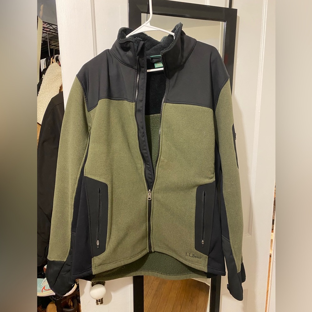 L.L.Bean Men’s Large Green and Black fleece jacket.